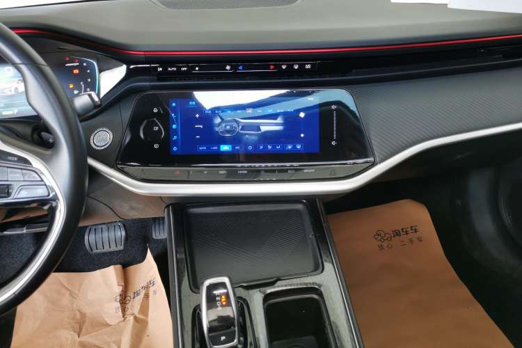Used Dongfeng Aeolus Yixuan MAX 2021 1.5T Super-Powered Dad Edition Audio And AC Panel