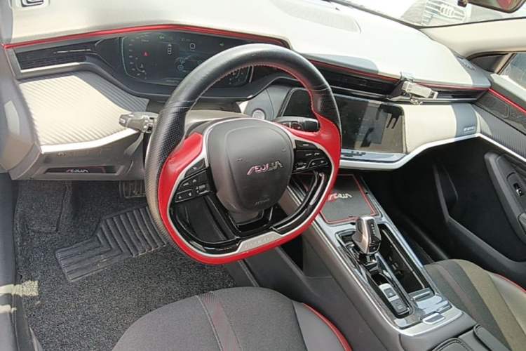 Used Dongfeng Aeolus Yixuan MAX 2021 1.5T Starry Edition Center Console
