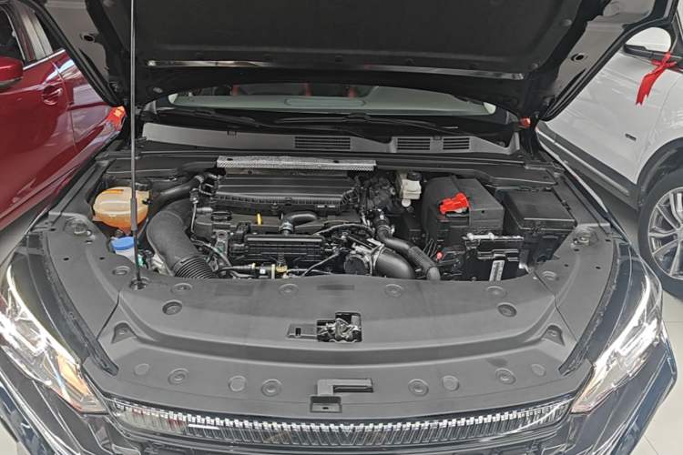Used Dongfeng Aeolus Yixuan MAX 2021 1.5T Super-Powered Dad Edition Engine Bay