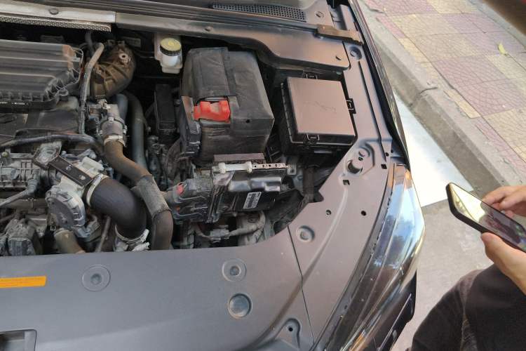 Used Dongfeng Aeolus Yixuan MAX 2021 1.5T Ultra-Stylish Trendsetter Edition Engine Bay Left