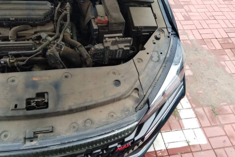 Used Dongfeng Aeolus Yixuan MAX 2021 1.5T Super-Powered Dad Edition Engine Bay Left