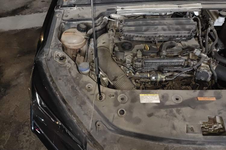 Used Dongfeng Aeolus Yixuan MAX 2021 1.5T Super-Powered Dad Edition Engine Bay Right