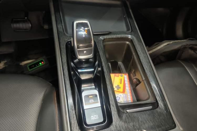 Used Dongfeng Aeolus Yixuan MAX 2021 1.5T Super Cool Dad Edition Gear Lever