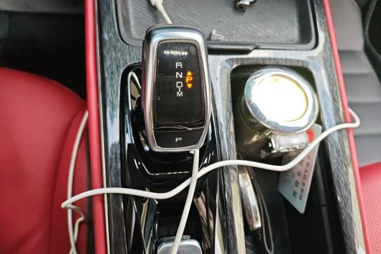Used Dongfeng Aeolus Yixuan MAX 2021 1.5T Ultra-Stylish Trendsetter Edition Gear Lever