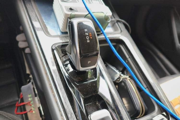 Used Dongfeng Aeolus Yixuan MAX 2021 1.5T Super Cool Dad Edition Gear Lever