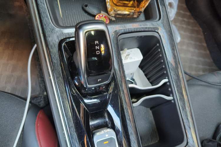 Used Dongfeng Aeolus Yixuan MAX 2021 1.5T Ultra-Stylish Trendsetter Edition Gear Lever