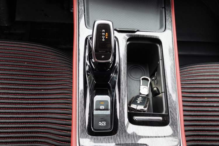 Used Dongfeng Aeolus Yixuan MAX 2021 1.5T Ultra-Stylish Trendsetter Edition Gear Lever