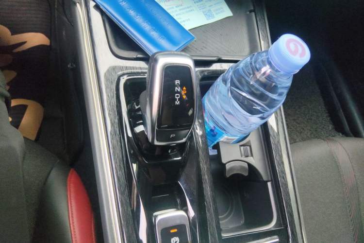 Used Dongfeng Aeolus Yixuan MAX 2021 1.5T Super-Powered Dad Edition Gear Lever