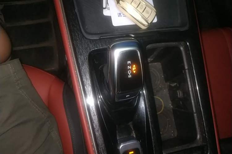 Used Dongfeng Aeolus Yixuan MAX 2021 1.5T Ultra-Stylish Trendsetter Edition Gear Lever
