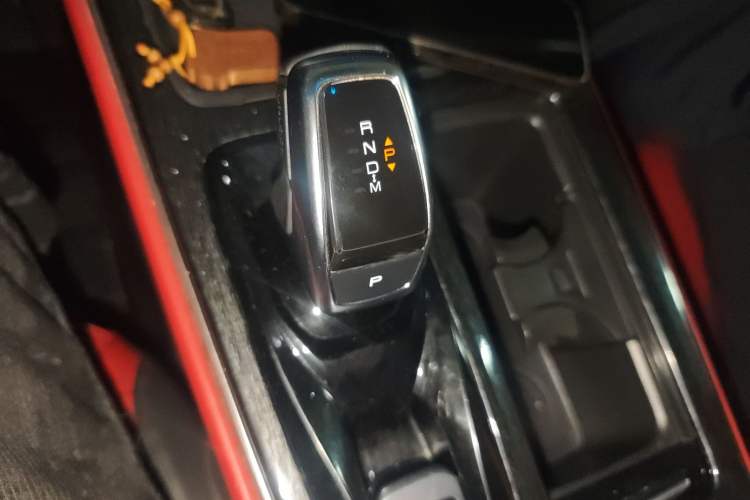 Used Dongfeng Aeolus Yixuan MAX 2021 1.5T Super Cool Trendy Dad Edition Gear Lever