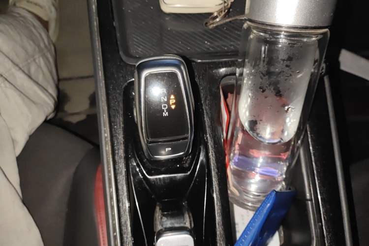 Used Dongfeng Aeolus Yixuan MAX 2021 1.5T Super-Powered Dad Edition Gear Lever