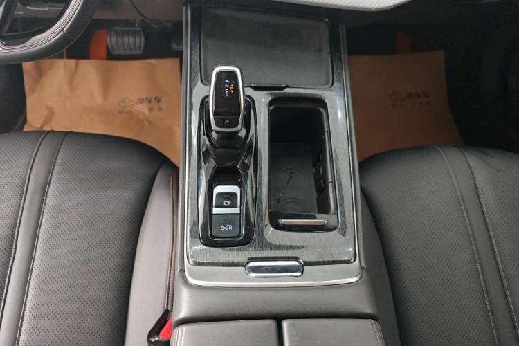 Used Dongfeng Aeolus Yixuan MAX 2021 1.5T Super Cool Dad Edition Gear Lever
