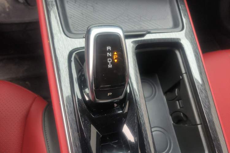 Used Dongfeng Aeolus Yixuan MAX 2021 1.5T Ultra-Stylish Trendsetter Edition Gear Lever