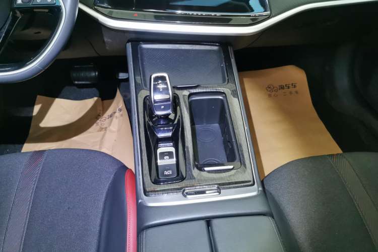Used Dongfeng Aeolus Yixuan MAX 2021 1.5T Super-Powered Dad Edition Gear Lever