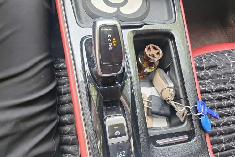 Used Dongfeng Aeolus Yixuan MAX 2021 1.5T Ultra-Stylish Trendsetter Edition Gear Lever