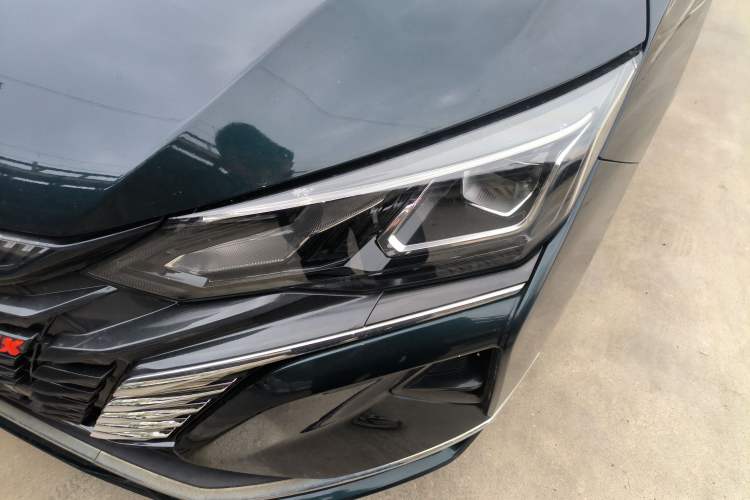 Used Dongfeng Aeolus Yixuan MAX 2021 1.5T Super-Powered Dad Edition Left Front Headlight