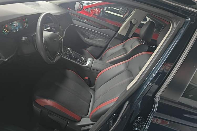 Used Dongfeng Aeolus Yixuan MAX 2021 1.5T Super-Powered Dad Edition Left Front Seat