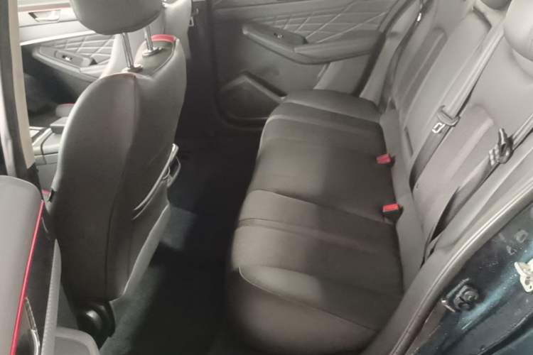 Used Dongfeng Aeolus Yixuan MAX 2021 1.5T Super-Powered Dad Edition Left Rear Seat