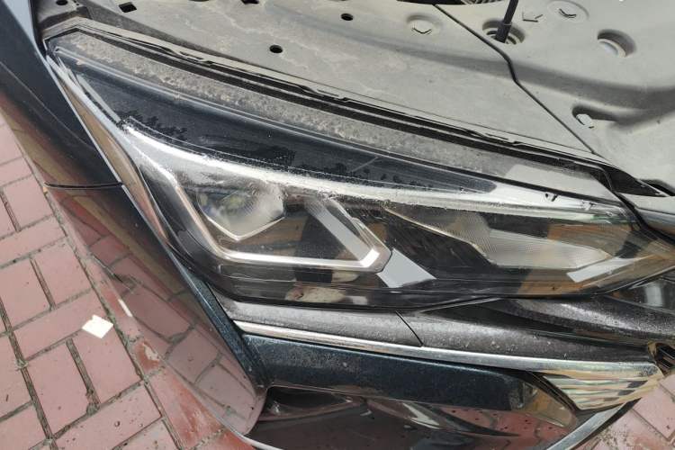 Used Dongfeng Aeolus Yixuan MAX 2021 1.5T Ultra-Stylish Trendsetter Edition Right Front Headlight