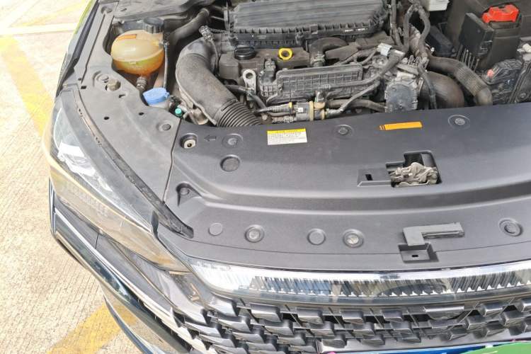 Used Dongfeng Aeolus Yixuan MAX 2021 1.5T Super Cool Dad Edition Right Front Headlight