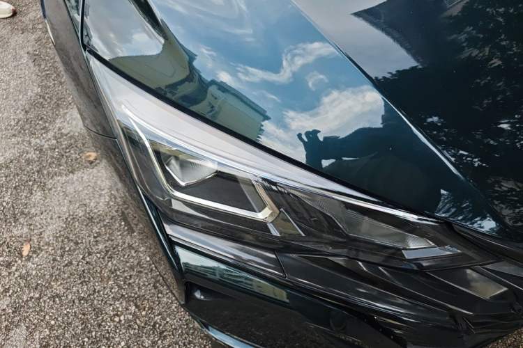 Used Dongfeng Aeolus Yixuan MAX 2021 1.5T Ultra-Stylish Trendsetter Edition Right Front Headlight