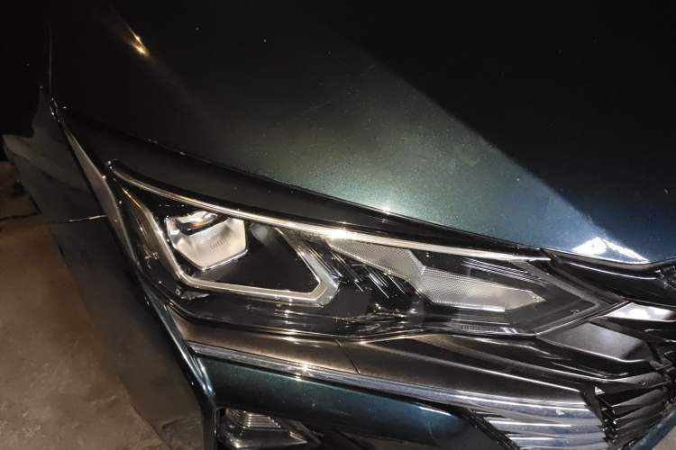 Used Dongfeng Aeolus Yixuan MAX 2021 1.5T Super-Powered Dad Edition Right Front Headlight