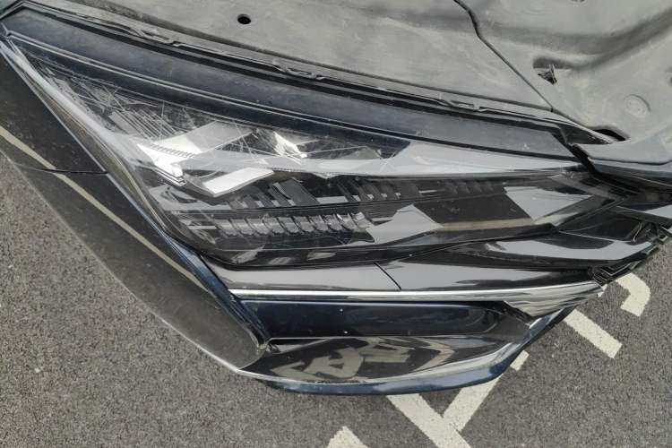 Used Dongfeng Aeolus Yixuan MAX 2021 1.5T Super Cool Dad Edition Right Front Headlight