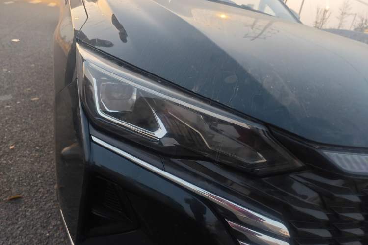 Used Dongfeng Aeolus Yixuan MAX 2021 1.5T Ultra-Stylish Trendsetter Edition Right Front Headlight
