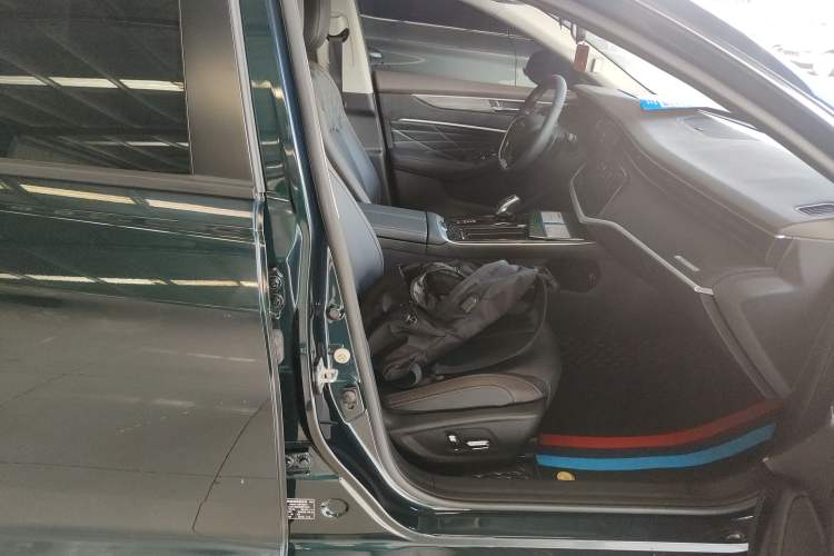 Used Dongfeng Aeolus Yixuan MAX 2021 1.5T Ultra-Fierce Cool Dad Edition Right Front Seat