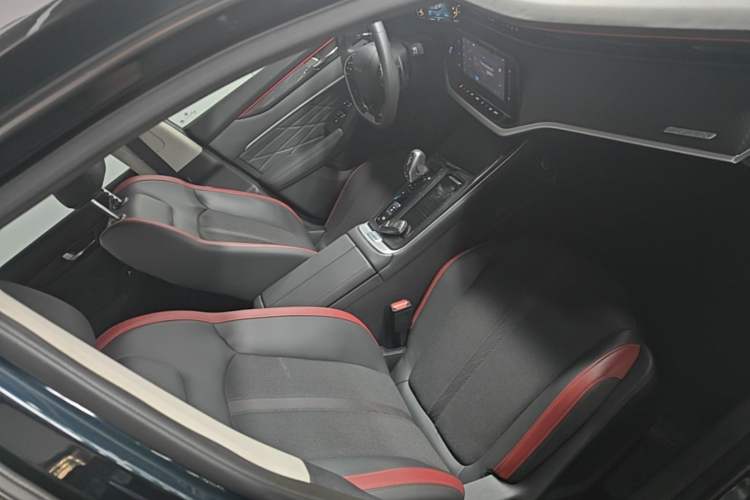 Used Dongfeng Aeolus Yixuan MAX 2021 1.5T Super-Powered Dad Edition Right Front Seat