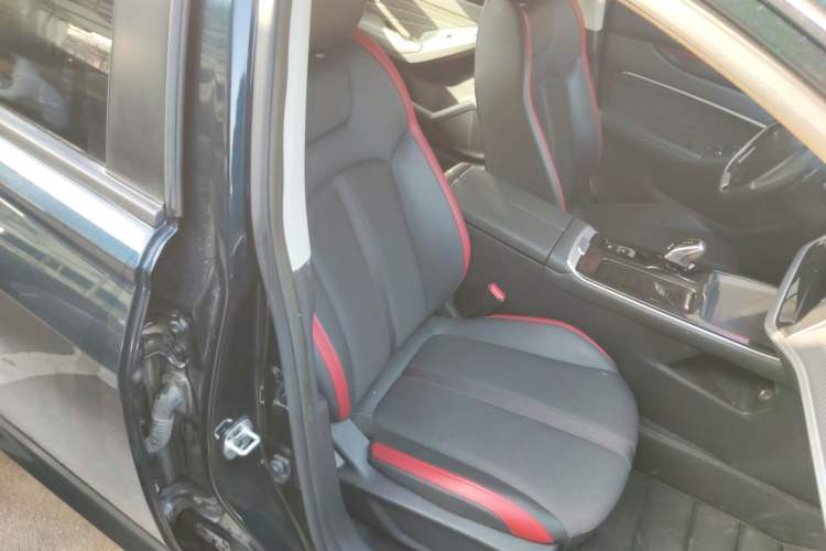 Used Dongfeng Aeolus Yixuan MAX 2021 1.5T Super-Powered Dad Edition Right Front Seat