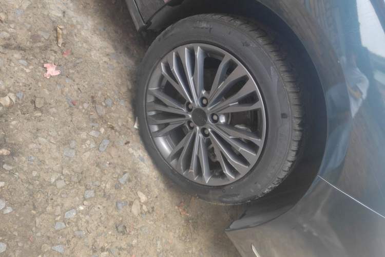 Used Dongfeng Aeolus Yixuan MAX 2021 1.5T Ultra-Stylish Trendsetter Edition Right Front Wheel Hub