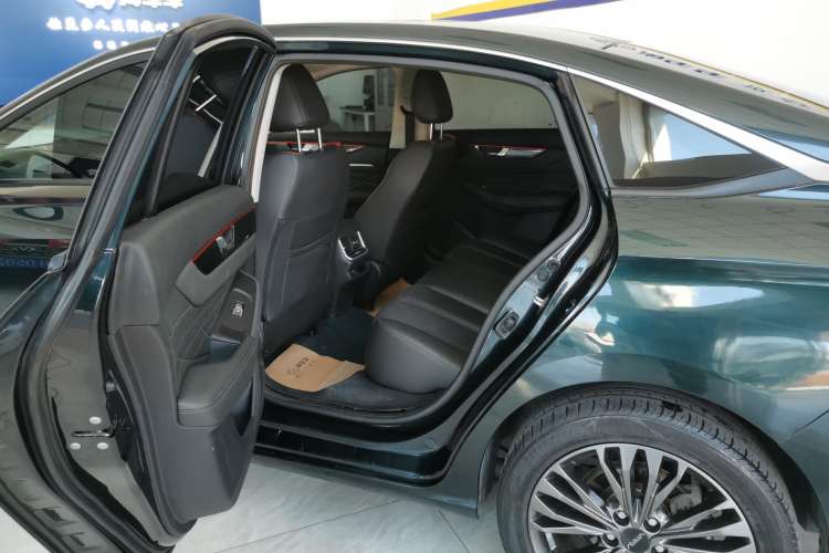 Used Dongfeng Aeolus Yixuan MAX 2021 1.5T Super-Powered Dad Edition Right Rear Seat
