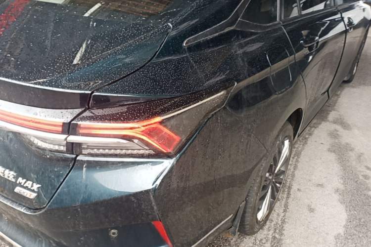 Used Dongfeng Aeolus Yixuan MAX 2021 1.5T Super-Powered Dad Edition Right Rear Taillight