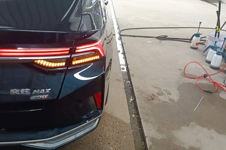 Used Dongfeng Aeolus Yixuan MAX 2021 1.5T Super-Powered Dad Edition Right Rear Taillight