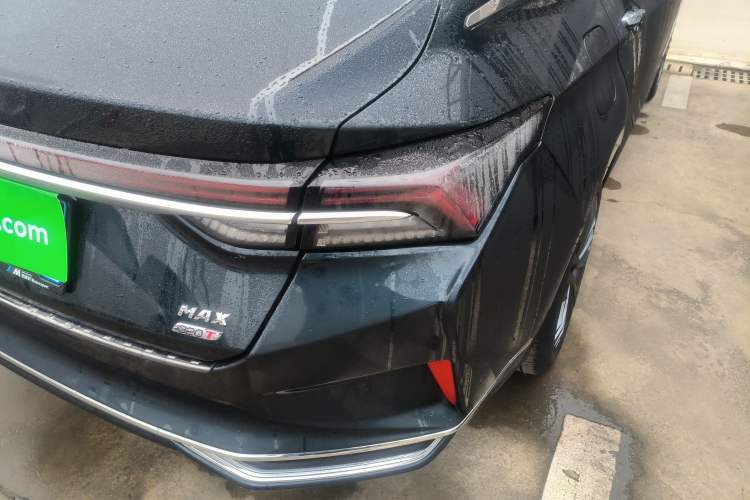 Used Dongfeng Aeolus Yixuan MAX 2021 1.5T Ultra-Stylish Trendsetter Edition Right Rear Taillight