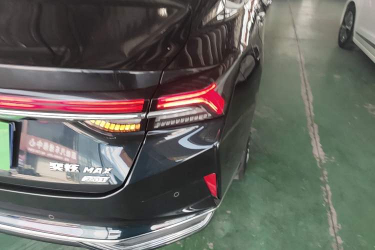 Used Dongfeng Aeolus Yixuan MAX 2021 1.5T Ultra-Stylish Trendsetter Edition Right Rear Taillight