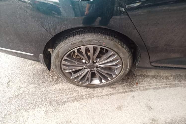 Used Dongfeng Aeolus Yixuan MAX 2021 1.5T Super-Powered Dad Edition Right Rear Wheel Hub