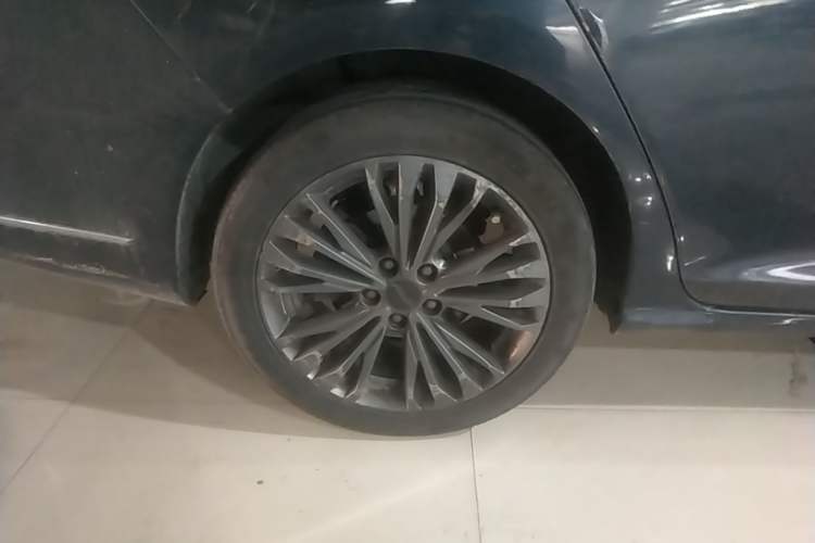 Used Dongfeng Aeolus Yixuan MAX 2021 1.5T Ultra-Stylish Trendsetter Edition Right Rear Wheel Hub