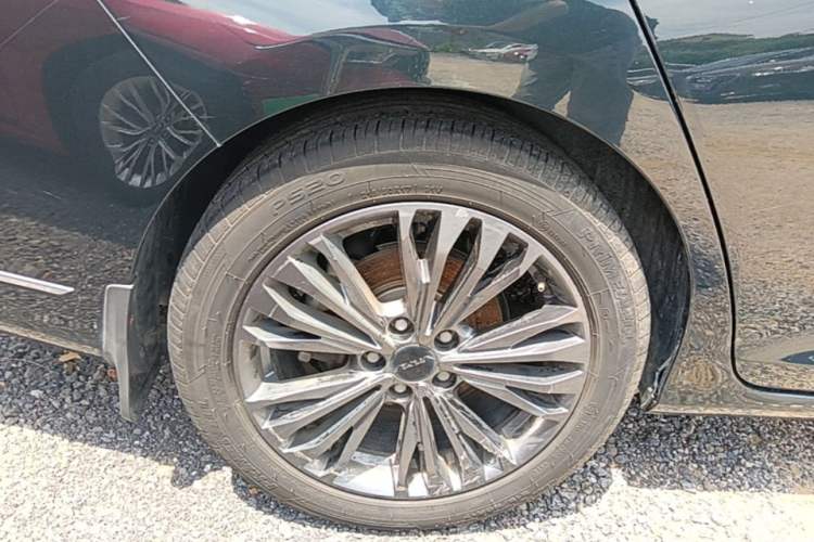 Used Dongfeng Aeolus Yixuan MAX 2021 1.5T Starry Edition Right Rear Wheel Hub