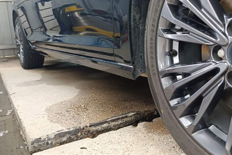 Used Dongfeng Aeolus Yixuan MAX 2021 1.5T Super-Powered Dad Edition Right Side Sill