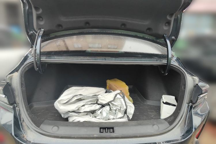 Used Dongfeng Aeolus Yixuan MAX 2021 1.5T Ultra-Stylish Trendsetter Edition Trunk