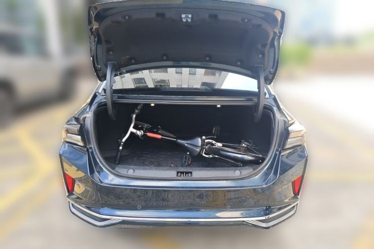 Used Dongfeng Aeolus Yixuan MAX 2021 1.5T Super Cool Dad Edition Trunk