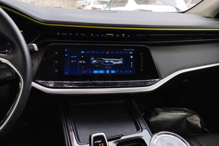 Used Dongfeng Aeolus Yixuan MAX 2021 Super-Efficient Dad Hybrid Edition Audio And AC Panel