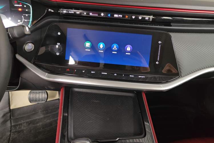 Used Dongfeng Aeolus Yixuan MAX 2021 1.5T Ultra-Stylish Trendsetter Edition Audio And AC Panel