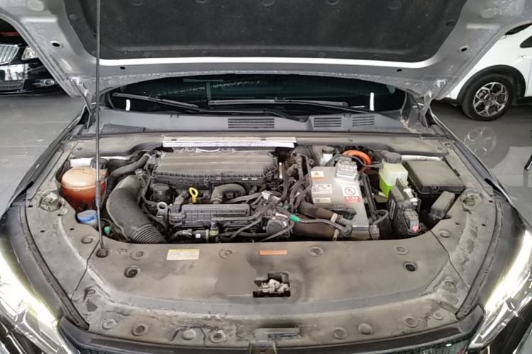 Used Dongfeng Aeolus Yixuan MAX 2021 Super-Efficient Dad Hybrid Edition Engine Bay