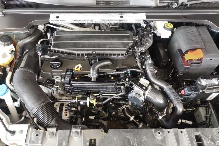 Used Dongfeng Aeolus Yixuan MAX 2021 1.5T Super-Powered Dad Edition Engine Bay