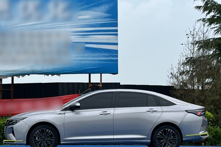 Used Dongfeng Aeolus Yixuan MAX 2021 Super-Efficient Dad Hybrid Edition Exterior 3