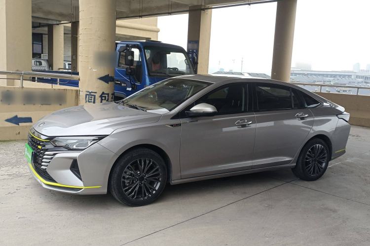 Used Dongfeng Aeolus Yixuan MAX 2021 Super-Efficient Dad Hybrid Edition Exterior 3