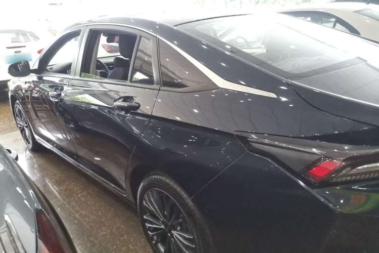 Used Dongfeng Aeolus Yixuan MAX 2021 1.5T Super-Powered Dad Edition Exterior 3